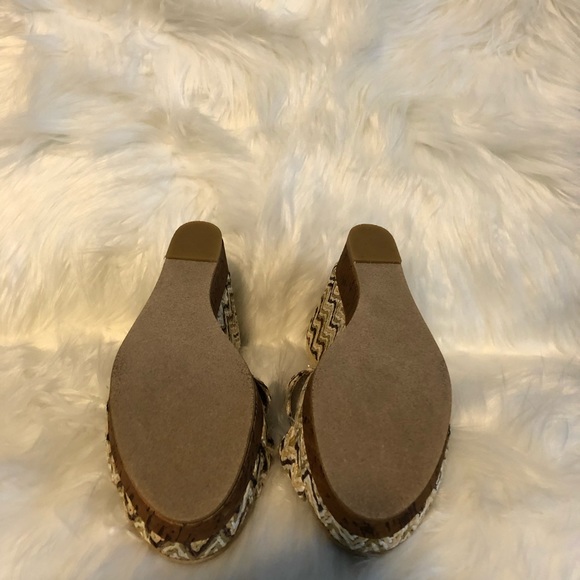 Very Volatile Los Angeles Wedge Sandal 7 - Picture 8 of 9